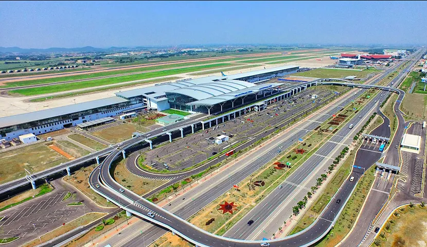 Transferência do aeroporto de Hanói para Baía de Halong ou vice-versa de carro particular