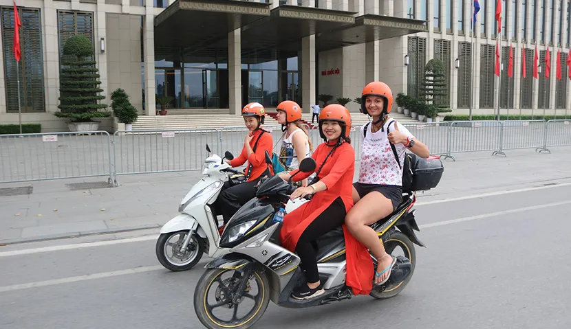 Hanoi insider tour with female motorbike driver