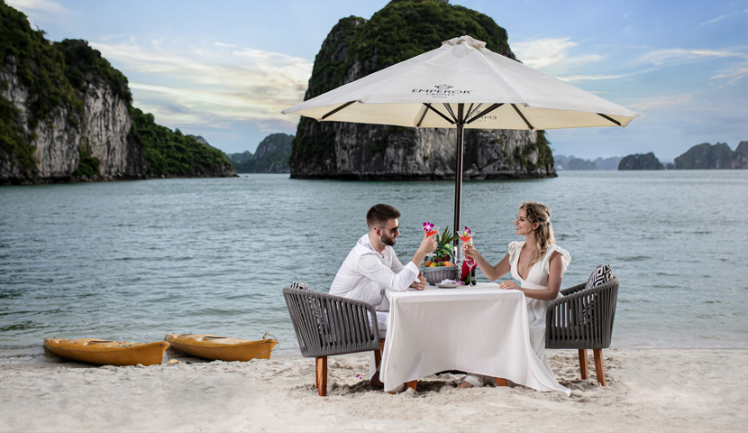 Vietnã Encantador: De Halong Bay ao Mágico Mekong