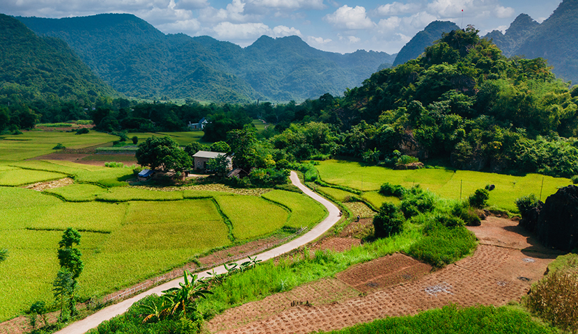 Wonders of Vietnam at your own pace (Hanoi to Saigon)