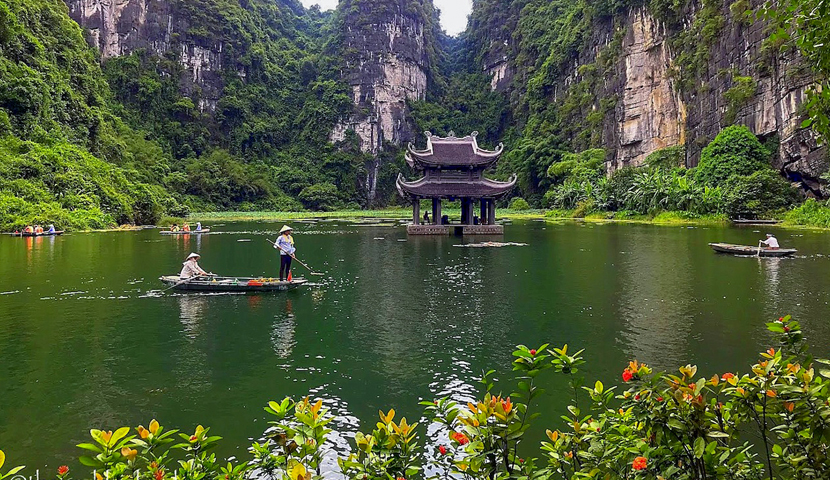 Ninh Binh Hoa Lu - Trang An - Hang Mua | Group Tour